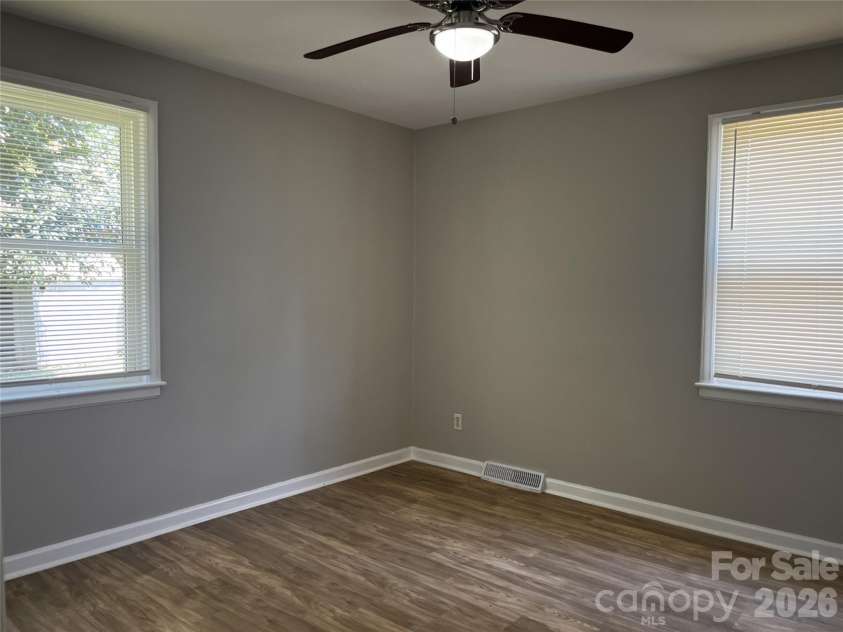 2213 Shamrock Drive, Charlotte, NC 28205.  MLS# CAR4368350, YatesRealty ID 32213. 