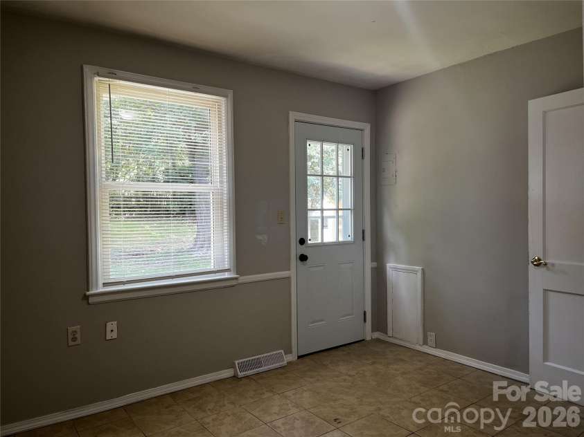 2213 Shamrock Drive, Charlotte, NC 28205.  MLS# CAR4368350, YatesRealty ID 32213. 