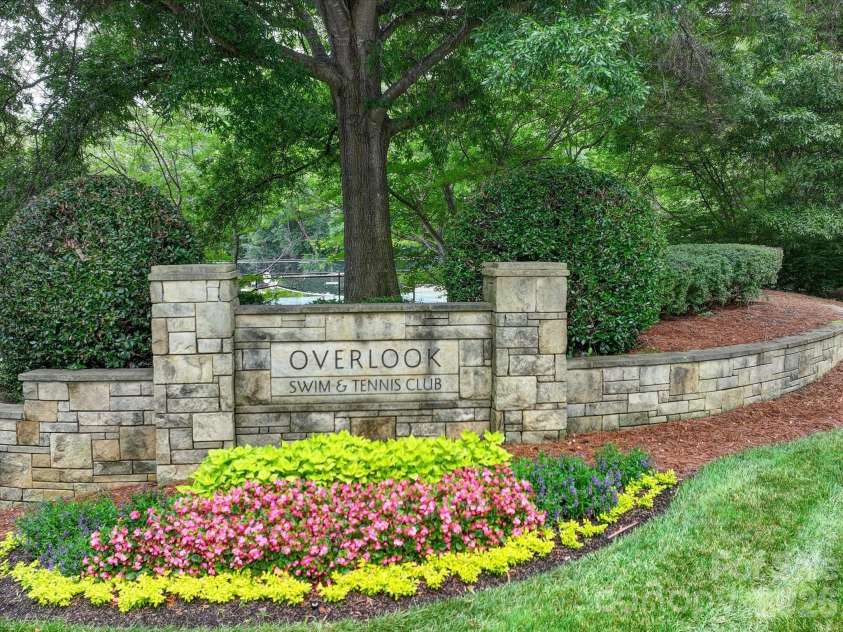 12532 Overlook Mountain Drive, Charlotte, NC 28216.  MLS# CAR4369521, YatesRealty ID 32214. 