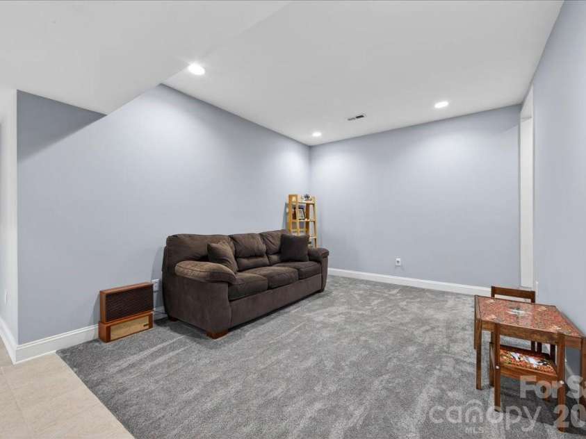 12532 Overlook Mountain Drive, Charlotte, NC 28216.  MLS# CAR4369521, YatesRealty ID 32214. Basement
