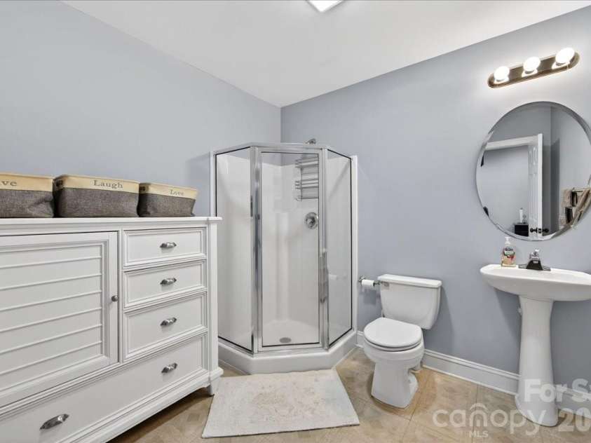 12532 Overlook Mountain Drive, Charlotte, NC 28216.  MLS# CAR4369521, YatesRealty ID 32214. Basement Bathroom