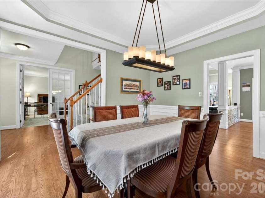 12532 Overlook Mountain Drive, Charlotte, NC 28216.  MLS# CAR4369521, YatesRealty ID 32214. Dining Room