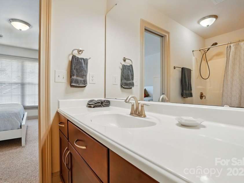 1705 Townsend Lane, Rock Hill, SC 29730.  MLS# CAR4260528, YatesRealty ID 32214. Jack and Jill Full bathroom on second level