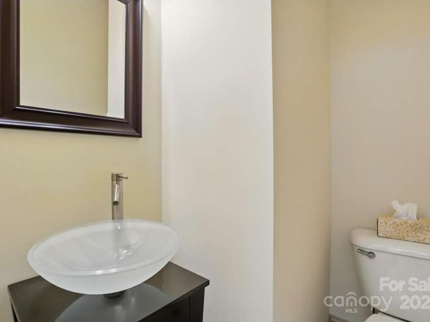 1705 Townsend Lane, Rock Hill, SC 29730.  MLS# CAR4260528, YatesRealty ID 32214. Powder room on main level near entry