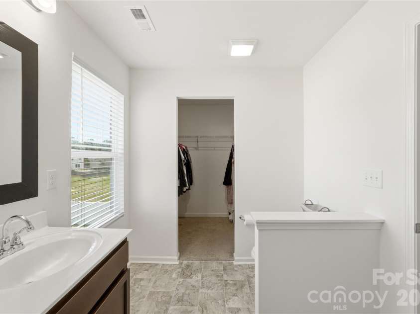 545 Dutch White Drive, Clover, SC 29710.  MLS# CAR4392587, YatesRealty ID 32216. 