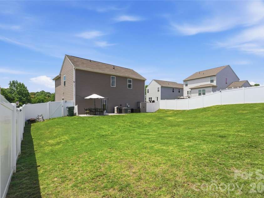 545 Dutch White Drive, Clover, SC 29710.  MLS# CAR4392587, YatesRealty ID 32216. 