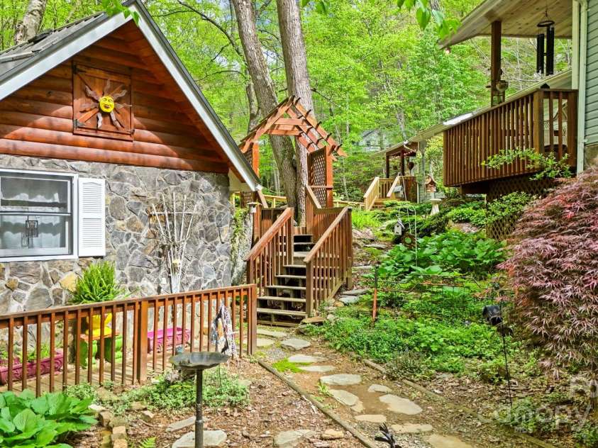 751 Millers Pond Lane, Boone, NC 28607.  MLS# CAR4258831, YatesRealty ID 32216. 