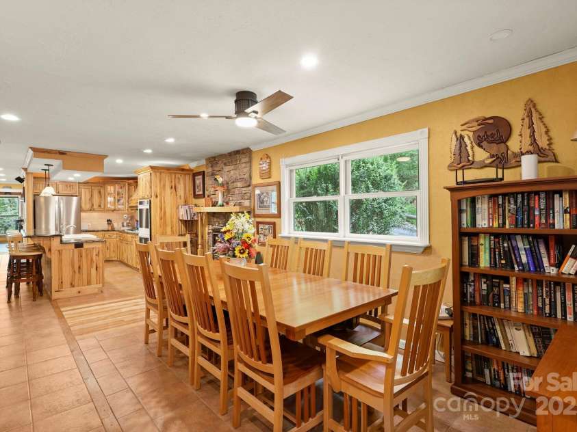 751 Millers Pond Lane, Boone, NC 28607.  MLS# CAR4258831, YatesRealty ID 32216. 