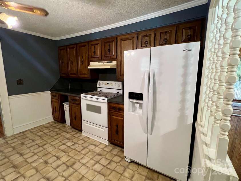 1423 Wiscassett Street, Albemarle, NC 28001.  MLS# CAR4289129, YatesRealty ID 32217. Kitchen