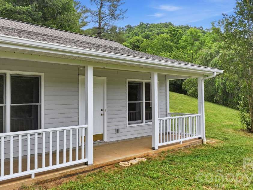 43 Willdee Way, Sylva, NC 28779.  MLS# CAR4395679, YatesRealty ID 32219. 