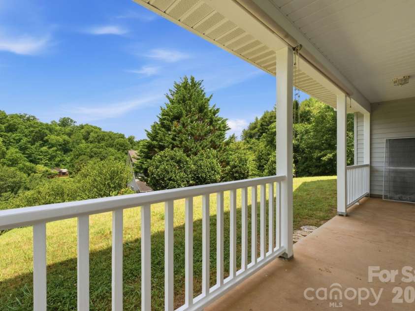 43 Willdee Way, Sylva, NC 28779.  MLS# CAR4395679, YatesRealty ID 32219. 