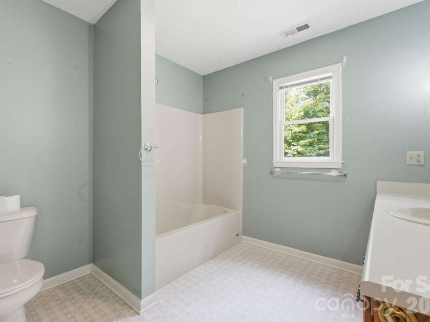 43 Willdee Way, Sylva, NC 28779.  MLS# CAR4395679, YatesRealty ID 32219. 