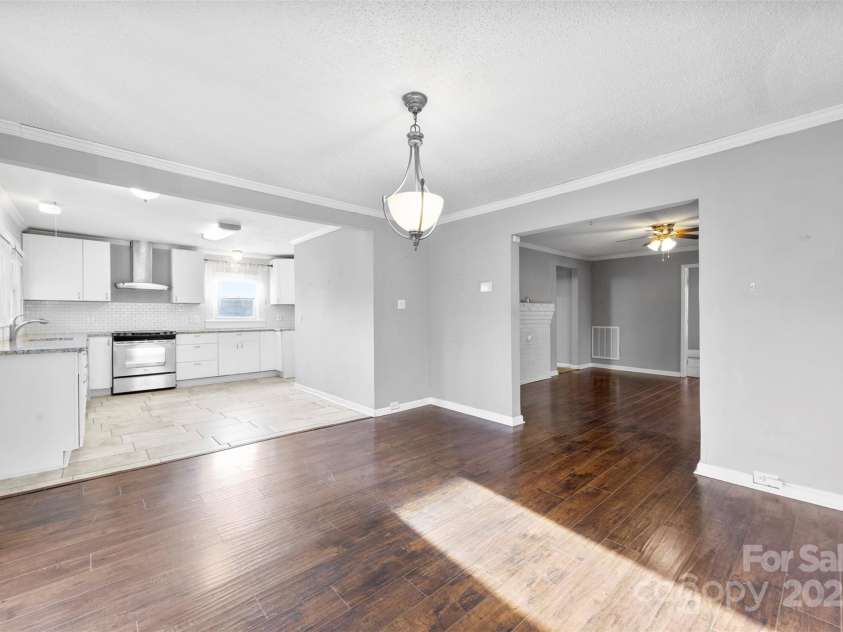 6621 Charlie Walker Road, Kannapolis, NC 28081.  MLS# CAR4321839, YatesRealty ID 3222. Dining Area/Kitchen