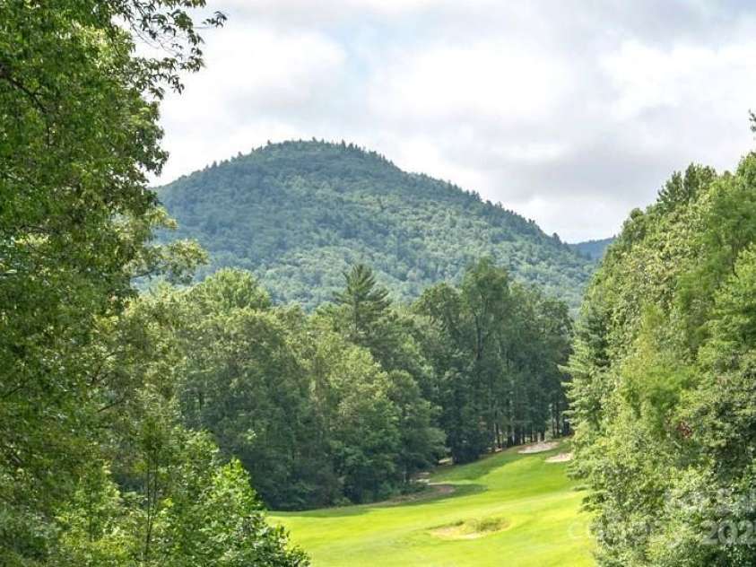 40 Blackberry Trail, Sapphire, NC 28774.  MLS# CAR4285870, YatesRealty ID 32220. 