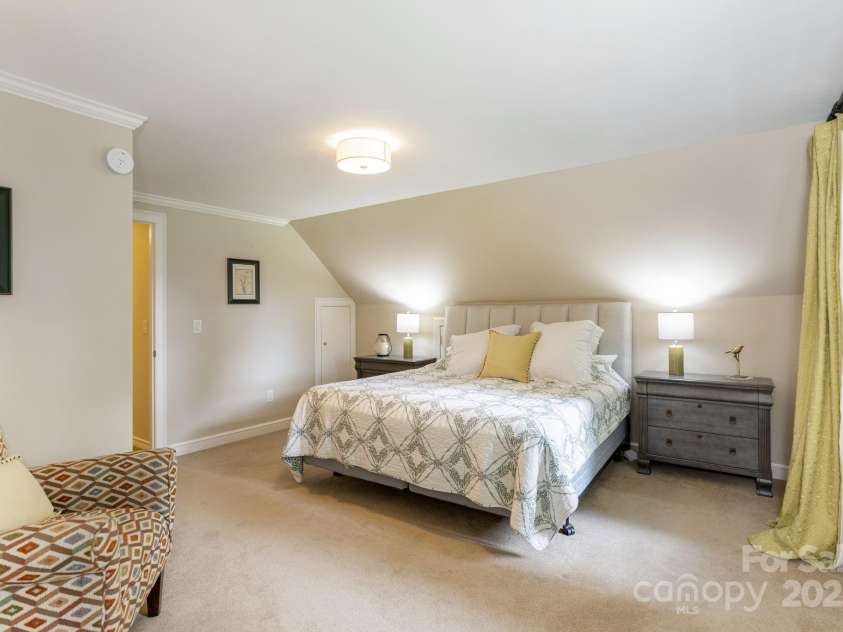 40 Blackberry Trail, Sapphire, NC 28774.  MLS# CAR4285870, YatesRealty ID 32220. 