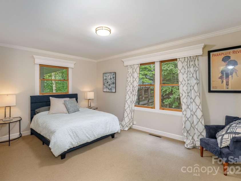 40 Blackberry Trail, Sapphire, NC 28774.  MLS# CAR4285870, YatesRealty ID 32220. 