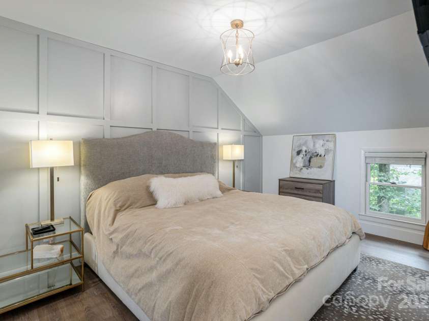 40 Blackberry Trail, Sapphire, NC 28774.  MLS# CAR4285870, YatesRealty ID 32220. 