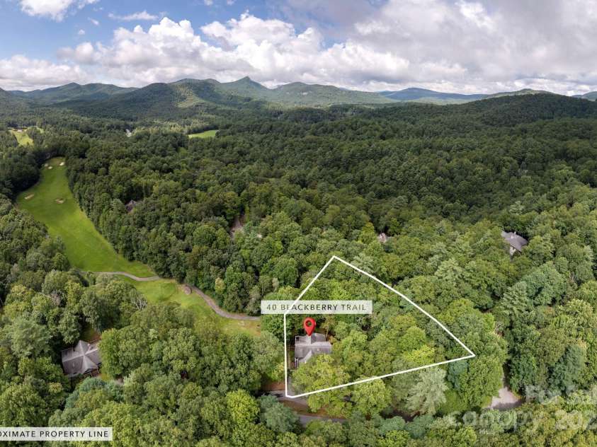 40 Blackberry Trail, Sapphire, NC 28774.  MLS# CAR4285870, YatesRealty ID 32220. 