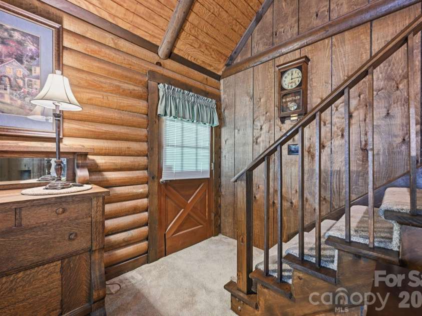 6808 Linda Lake Drive, Charlotte, NC 28215.  MLS# CAR4395523, YatesRealty ID 32220. 