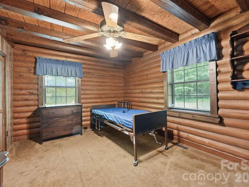 6808 Linda Lake Drive, Charlotte, NC 28215.  MLS# CAR4395523, YatesRealty ID 32220. 
