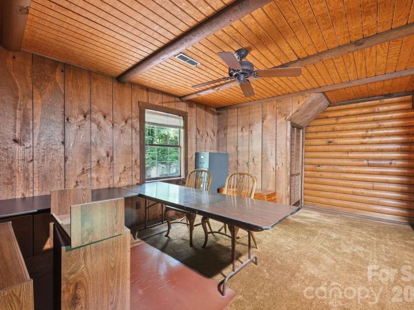 6808 Linda Lake Drive, Charlotte, NC 28215.  MLS# CAR4395523, YatesRealty ID 32220. 