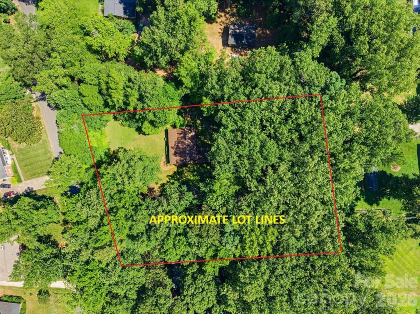 6808 Linda Lake Drive, Charlotte, NC 28215.  MLS# CAR4395523, YatesRealty ID 32220. 