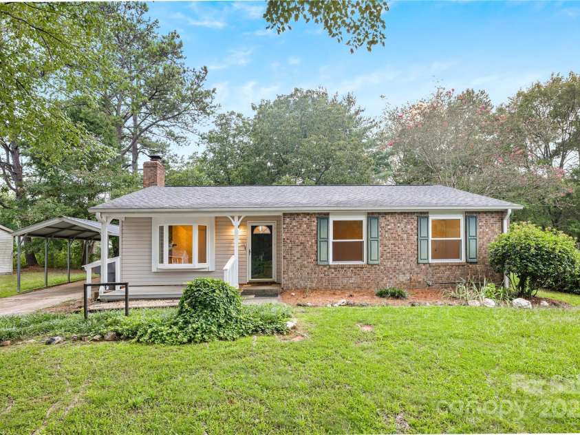7916 Holly Hill Road, Charlotte, NC 28227.  MLS# CAR4291107, YatesRealty ID 32221. 
