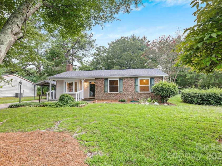 7916 Holly Hill Road, Charlotte, NC 28227.  MLS# CAR4291107, YatesRealty ID 32221. 