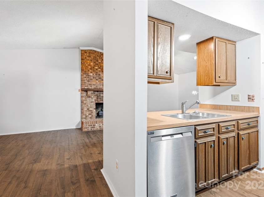 7916 Holly Hill Road, Charlotte, NC 28227.  MLS# CAR4291107, YatesRealty ID 32221. 