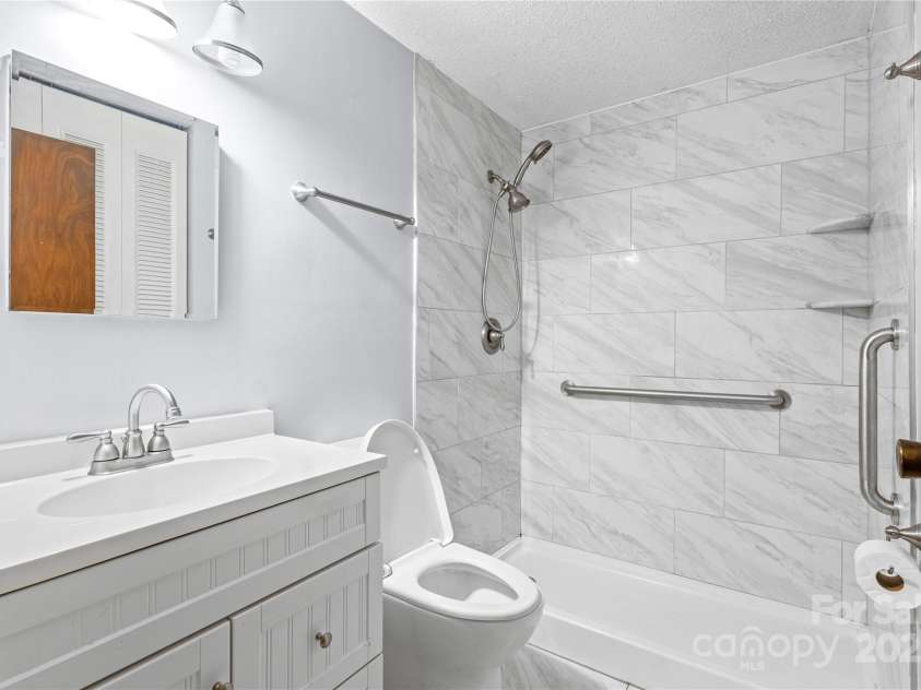 7916 Holly Hill Road, Charlotte, NC 28227.  MLS# CAR4291107, YatesRealty ID 32221. 