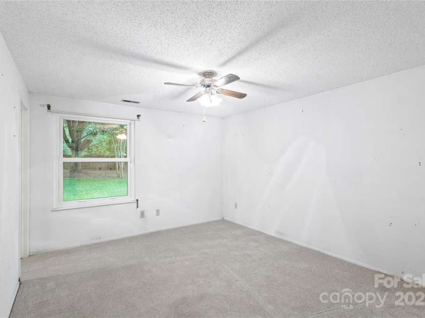 7916 Holly Hill Road, Charlotte, NC 28227.  MLS# CAR4291107, YatesRealty ID 32221. 