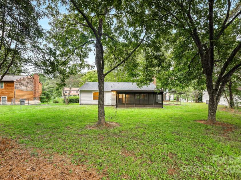 7916 Holly Hill Road, Charlotte, NC 28227.  MLS# CAR4291107, YatesRealty ID 32221. 