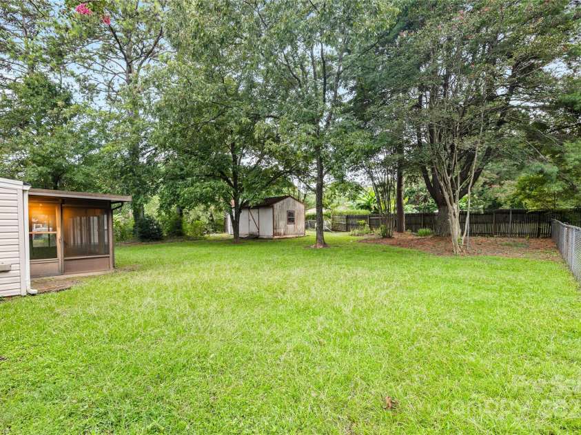 7916 Holly Hill Road, Charlotte, NC 28227.  MLS# CAR4291107, YatesRealty ID 32221. 