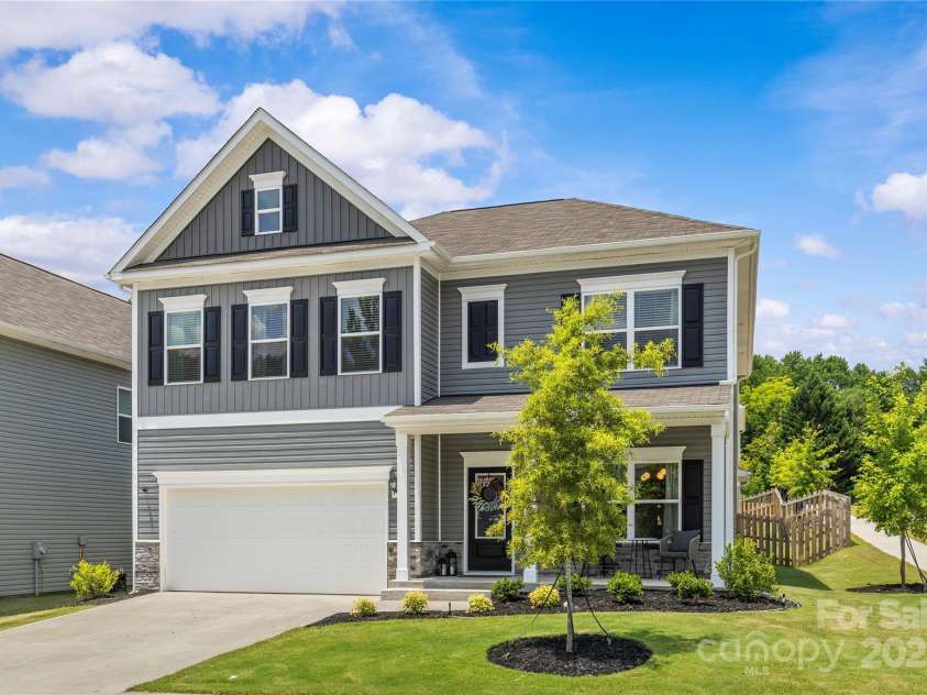 7025 Amberhouse Drive, Charlotte, NC 28212.  MLS# CAR4274626, YatesRealty ID 32222. 