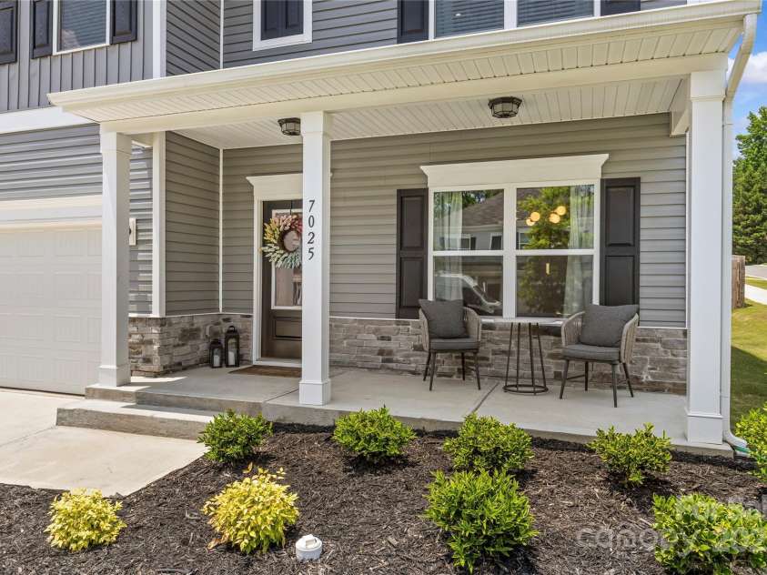 7025 Amberhouse Drive, Charlotte, NC 28212.  MLS# CAR4274626, YatesRealty ID 32222. 