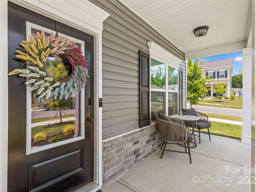 7025 Amberhouse Drive, Charlotte, NC 28212.  MLS# CAR4274626, YatesRealty ID 32222. 