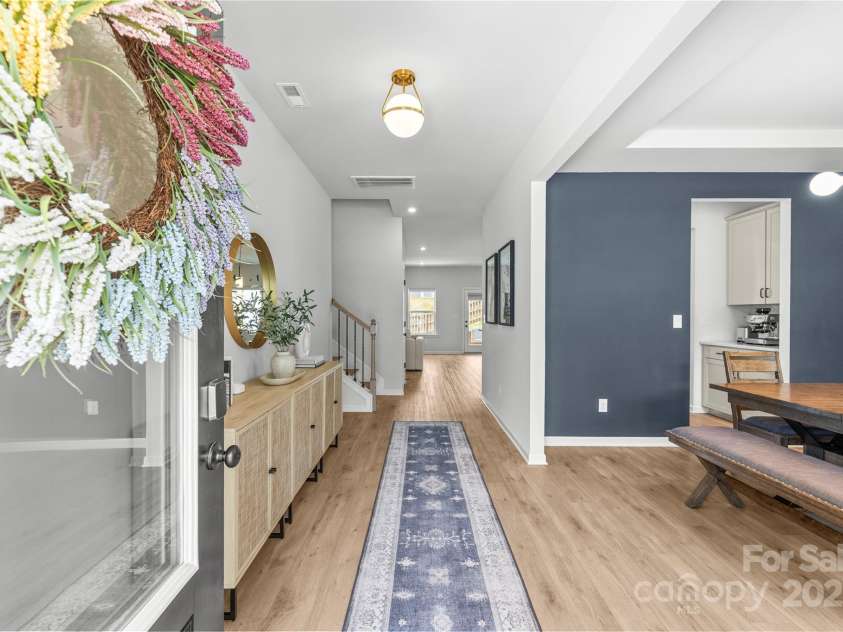 7025 Amberhouse Drive, Charlotte, NC 28212.  MLS# CAR4274626, YatesRealty ID 32222. 