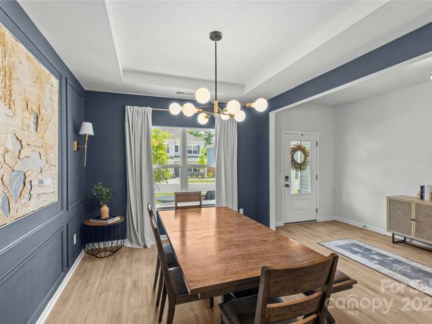 7025 Amberhouse Drive, Charlotte, NC 28212.  MLS# CAR4274626, YatesRealty ID 32222. 