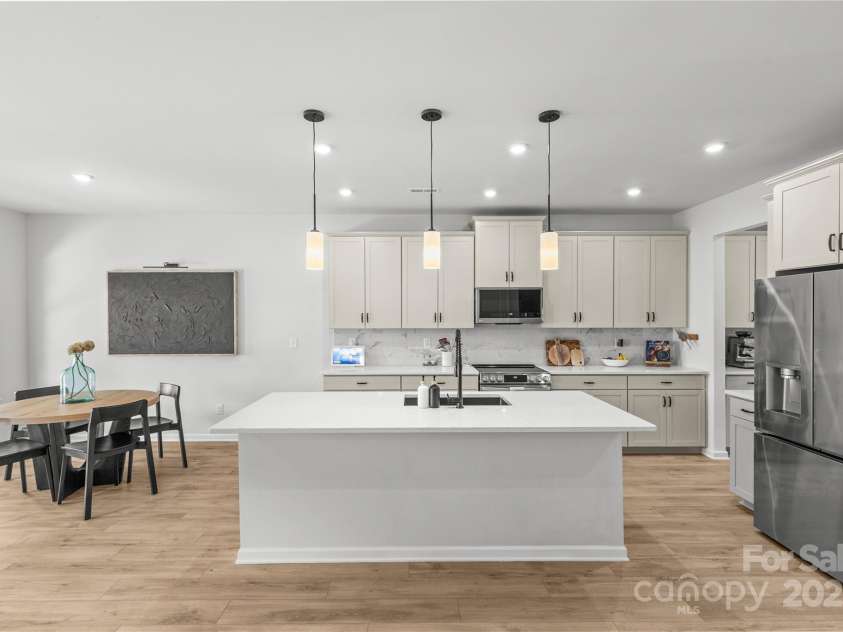 7025 Amberhouse Drive, Charlotte, NC 28212.  MLS# CAR4274626, YatesRealty ID 32222. 