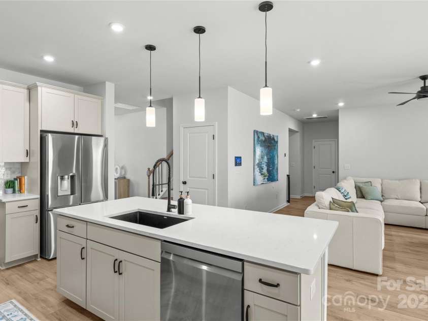 7025 Amberhouse Drive, Charlotte, NC 28212.  MLS# CAR4274626, YatesRealty ID 32222. 