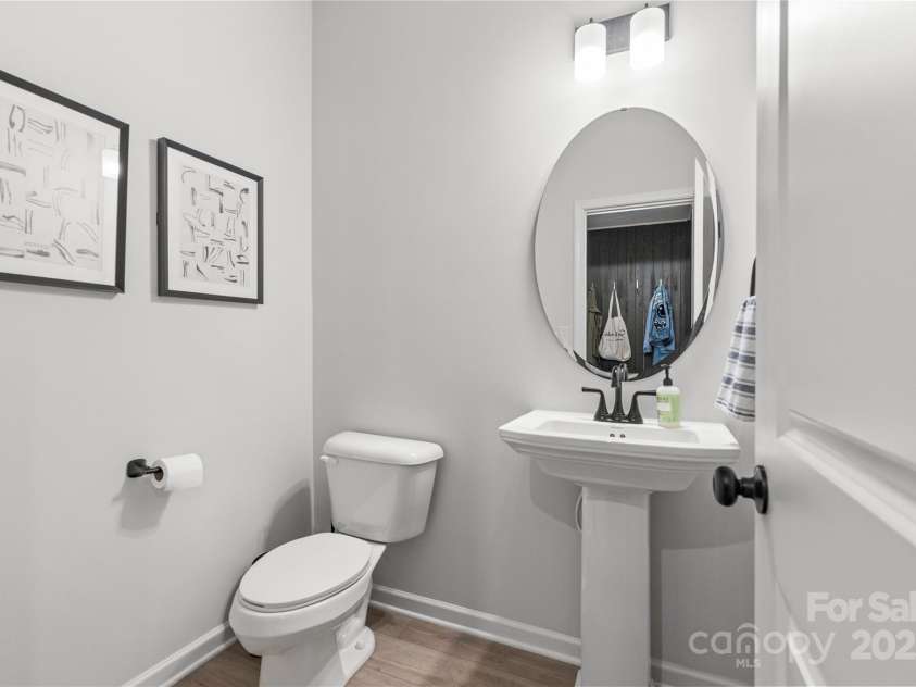 7025 Amberhouse Drive, Charlotte, NC 28212.  MLS# CAR4274626, YatesRealty ID 32222. 