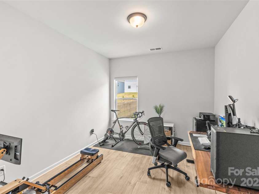 7025 Amberhouse Drive, Charlotte, NC 28212.  MLS# CAR4274626, YatesRealty ID 32222. 