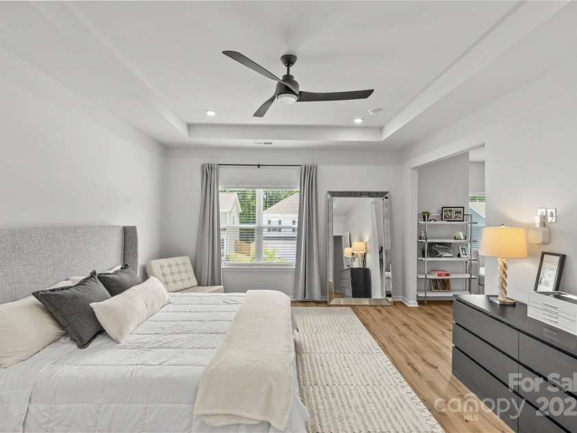 7025 Amberhouse Drive, Charlotte, NC 28212.  MLS# CAR4274626, YatesRealty ID 32222. 