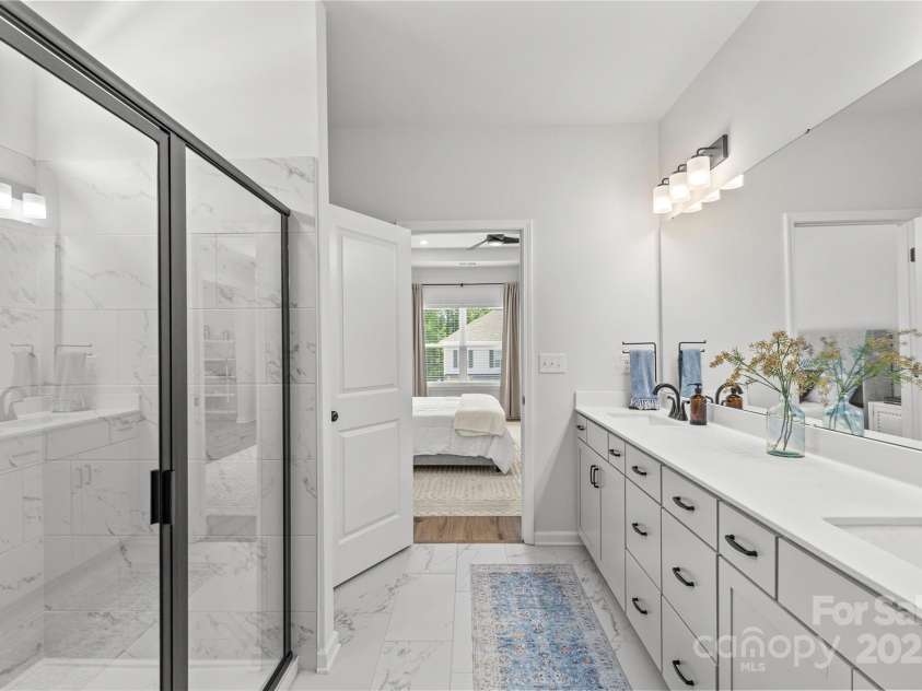 7025 Amberhouse Drive, Charlotte, NC 28212.  MLS# CAR4274626, YatesRealty ID 32222. 