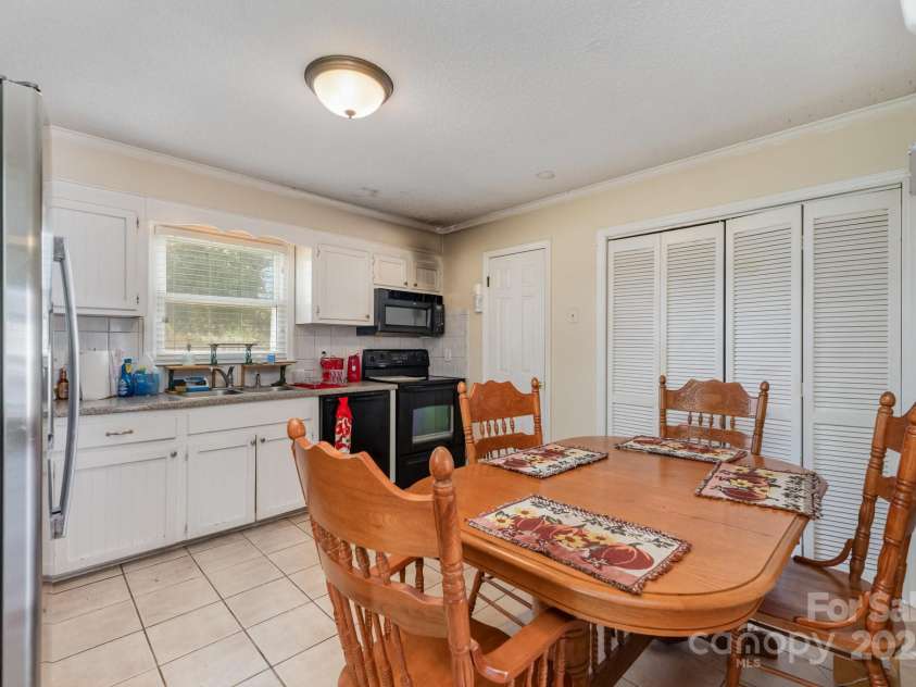 4816 Buckeye Lane, Gastonia, NC 28056.  MLS# CAR4274727, YatesRealty ID 32223. 