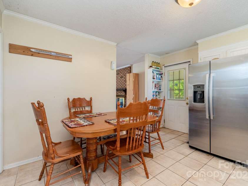 4816 Buckeye Lane, Gastonia, NC 28056.  MLS# CAR4274727, YatesRealty ID 32223. 