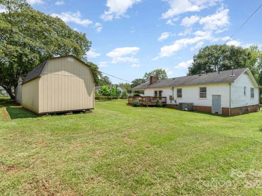4816 Buckeye Lane, Gastonia, NC 28056.  MLS# CAR4274727, YatesRealty ID 32223. 
