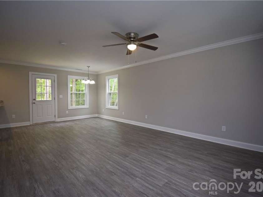 5123 Hanging Rock Court, Hickory, NC 28601.  MLS# CAR4395807, YatesRealty ID 32223. 