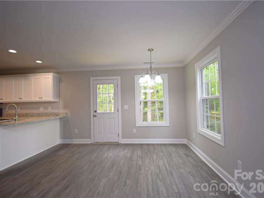 5123 Hanging Rock Court, Hickory, NC 28601.  MLS# CAR4395807, YatesRealty ID 32223. 