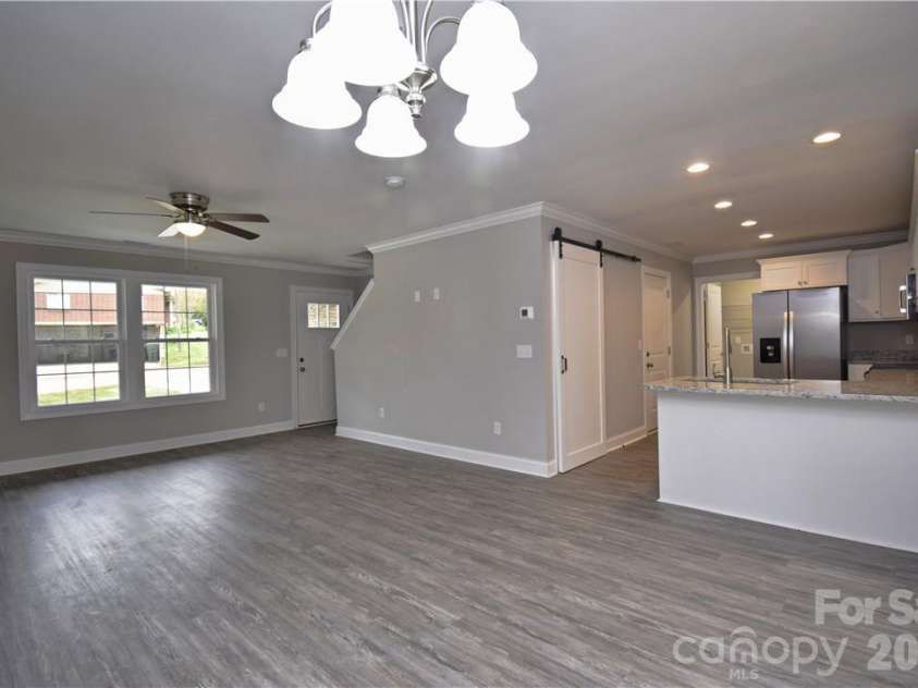 5123 Hanging Rock Court, Hickory, NC 28601.  MLS# CAR4395807, YatesRealty ID 32223. 